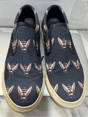 Mother of Pearl Navy Slip-On Sneakers with Bee Motif and Cream Soles size 39